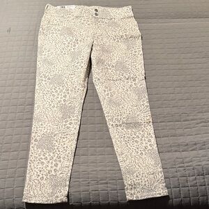 Seven7 - NWT- Curvy Jean High Rise Curvy Skinny Legging